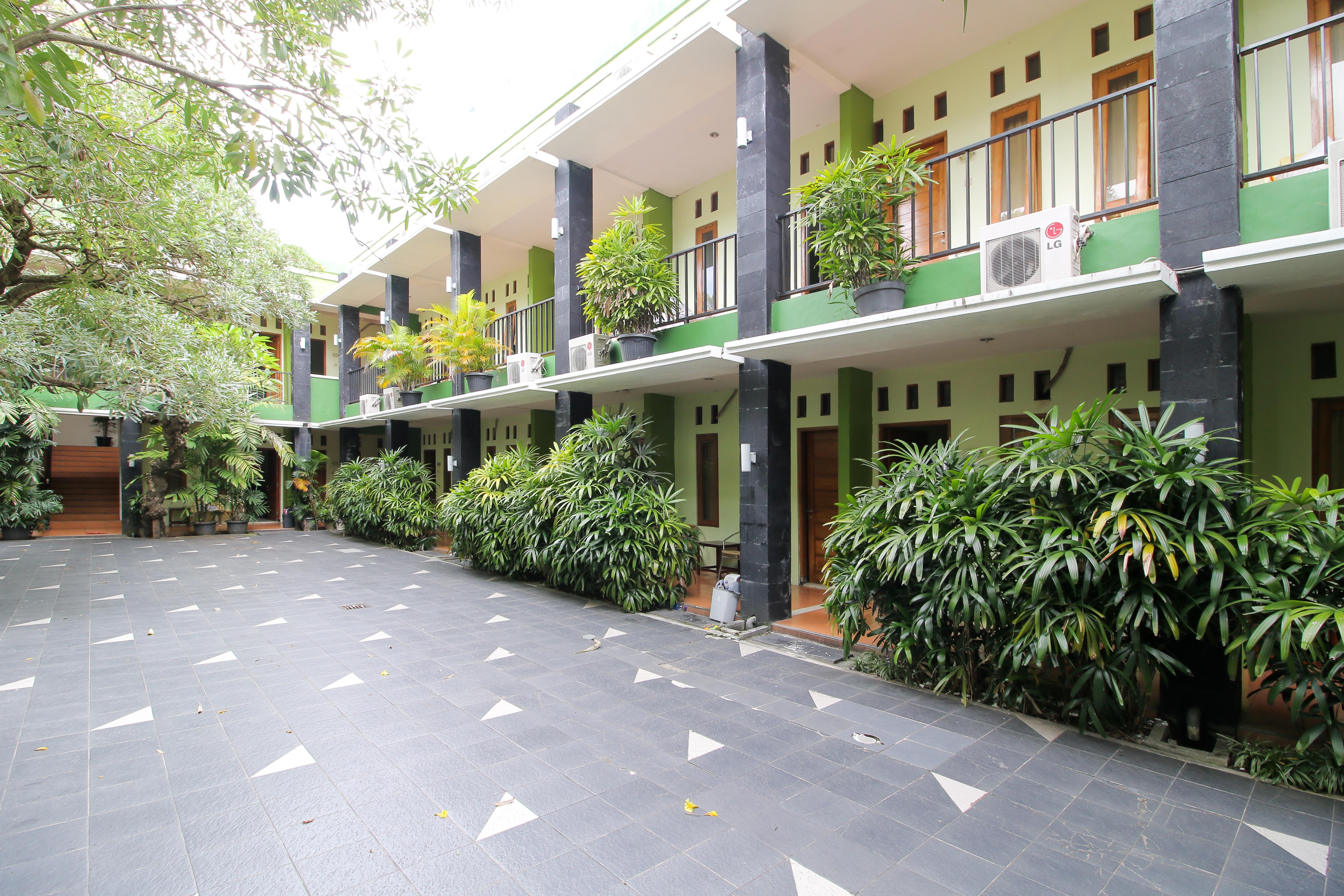 Reddoorz Plus @ Taman Siswa 2 Jogjacarta Exterior foto