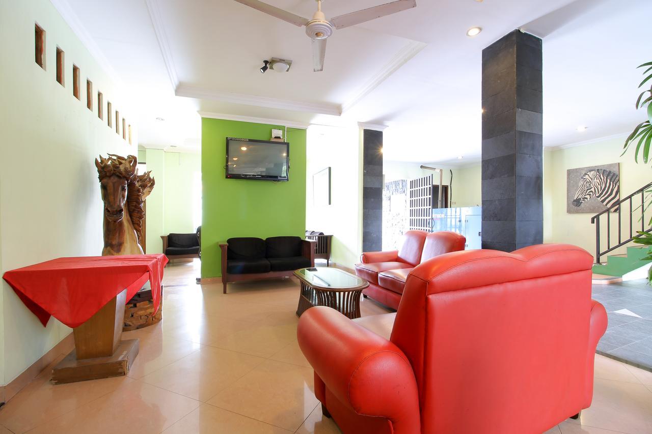 Reddoorz Plus @ Taman Siswa 2 Jogjacarta Exterior foto